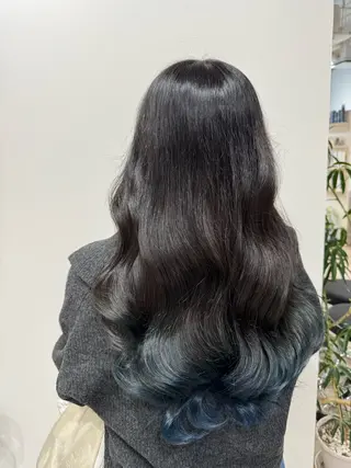 ロング カラー 吉田 美咲のヘアスタイル