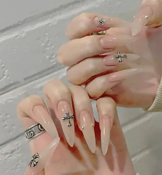 ネイル Pure&Rich Nailのネイルデザイン