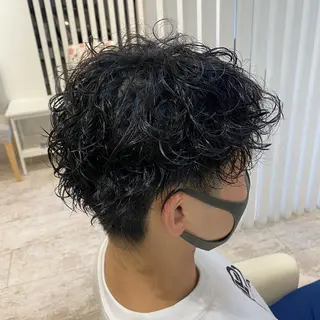 パーマ メンズ 酸性ストレート/ブリ ーチなしWカラー河本のヘアスタイル