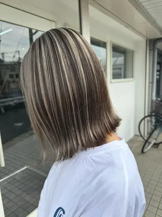 ミディアム カラー M IIのヘアスタイル
