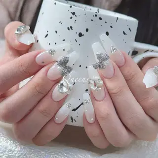 ネイル Queens 榊 まおのネイルデザイン