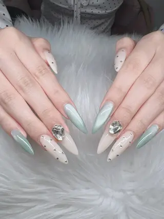 ネイル Lee Nailsのネイルデザイン