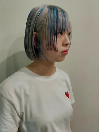 ショート カラー ブリーチ😼 ボブ✍️レイヤーのヘアスタイル