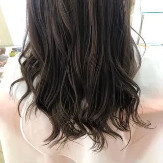 ロング 鶴﨑 美優亜のヘアスタイル