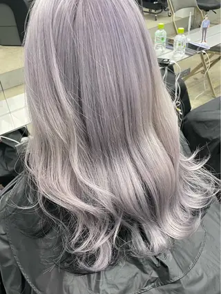 ロング カラー インナーカラー 推し ブリーチ  髪質改善のヘアスタイル