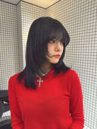 ミディアム カラー ハイトーン/ ブリーチ/縮毛矯正のヘアスタイル