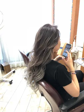 ロング カラー 100%髪質改善特化 TRUNSのヘアスタイル