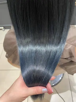 ロング カラー 茂木 結希のヘアスタイル