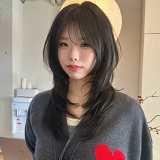 セミロング 🌹ハッシュカット、 レイヤー韓国ヘア🌹のヘアスタイル