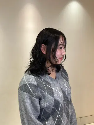 ミディアム パーマ 新開 夏菜のヘアスタイル