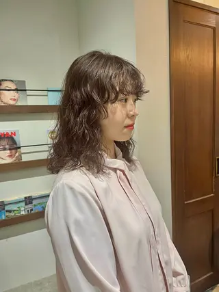 ミディアム 渡邊 百咲のヘアスタイル