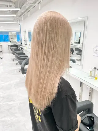 セミロング カラー 🤍💕ブリーチカラ ーAyaka💕🤍のヘアスタイル