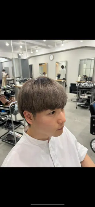ショート カラー メンズ 井上 虎汰郎のヘアスタイル