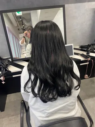 ミディアム Cielro/ダブル カラー/西田咲希のヘアスタイル