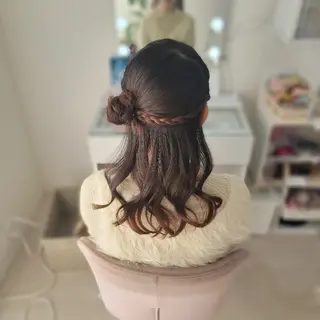 セミロング ヘアアレンジ 渥美 寿美翔のヘアスタイル