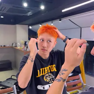 ショート メンズ SERINA/ウルフ 、デザインカラーのヘアスタイル