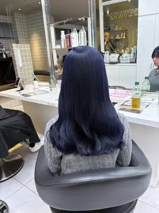 ロング 寒色＆ブリーチ特化 寒色MiOのヘアスタイル