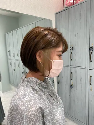 ショート カラー 中川 茜里のヘアスタイル