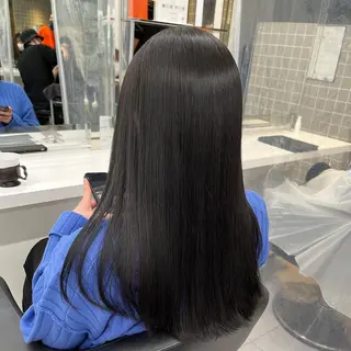 ミディアム 寒色＆ブリーチ特化 寒色MiOのヘアスタイル