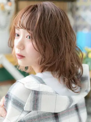 セミロング カラー 出川 宙☘️のヘアスタイル
