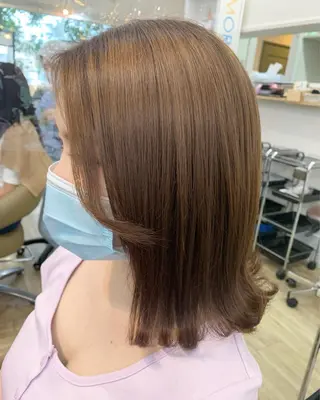 ミディアム カラー 拝頭　奈枝 Beretのヘアスタイル