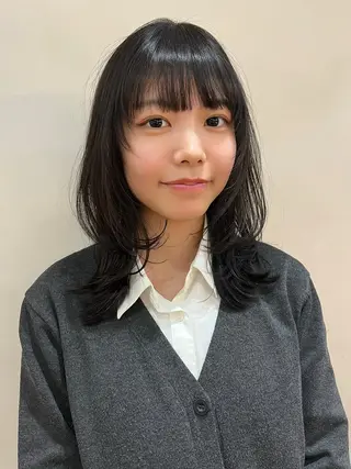 ミディアム 林 和香菜のヘアスタイル