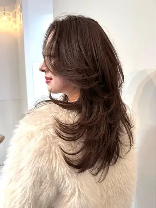 セミロング Miyu/透明感 カラー/レイヤーのヘアスタイル