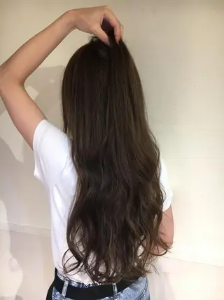 ロング カラー 野崎 ひかりのヘアスタイル