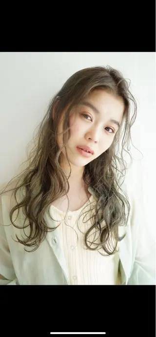 ロング 市原亮/塩釜口/ ツイスパ/波巻きのヘアスタイル