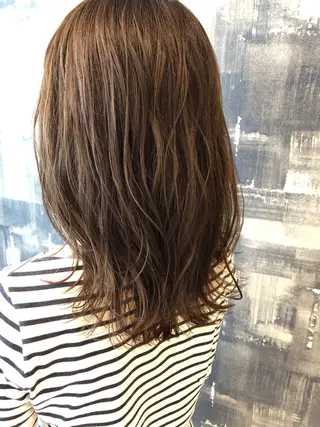 セミロング カラー 日高 香織のヘアスタイル