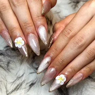 ネイル 出羽 奈津季のネイルデザイン