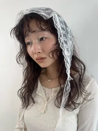 セミロング カラー パーマ Ami/艶カラー/ レイヤー/ハイトーンのヘアスタイル