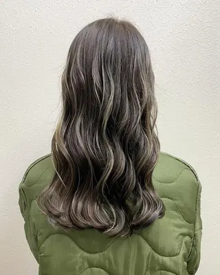 ロング カラー グレージュ💎 神戸孝哉のヘアスタイル