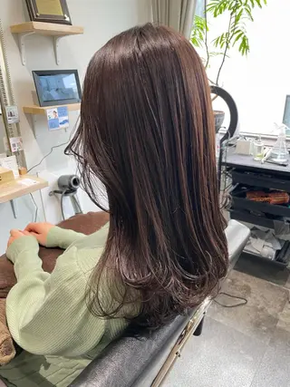 ミディアム ayaka 縮毛矯正レイヤーのヘアスタイル