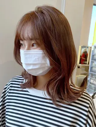 ミディアム カラー 小顔レイヤー/ ベージュ🤍Rieのヘアスタイル