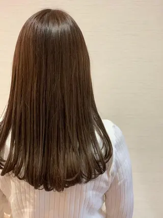 セミロング カラー 蓮見  友里のヘアスタイル