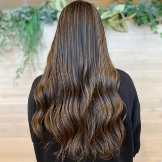 ロング カラー 山西 真琴のヘアスタイル