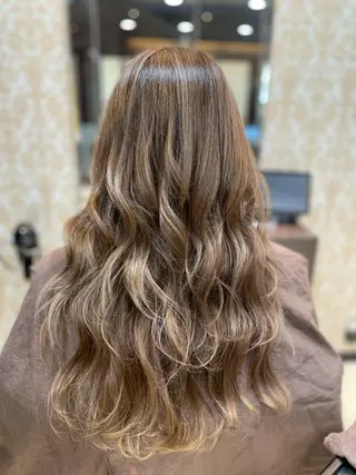 ロング カラー 嶌田 沙紀のヘアスタイル