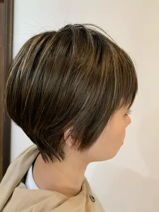 ショート カラー ヘアーハウス テンプラードのヘアスタイル