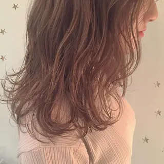 ミディアム 市川 千夏のヘアスタイル