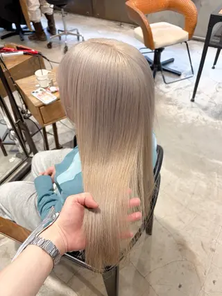 ロング カラー 似合わせベージュ 🍯ayumi🍯のヘアスタイル