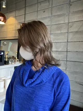 カラー 椎葉 みはるのヘアスタイル