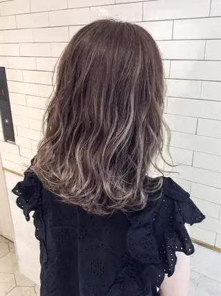 ミディアム カラー レイヤーカット× 髪質改善たもりのヘアスタイル