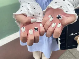 ネイル はばすみれ🎀ﾈｲﾙ 光ﾌｪｲｼｬﾙ ﾍｱのネイルデザイン