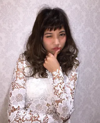 セミロング カラー ハットリ ユウイチのヘアスタイル