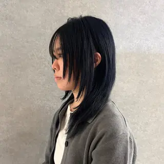 ミディアム ウルフ/レイヤー/ ブリーチ/牧原歩夢のヘアスタイル