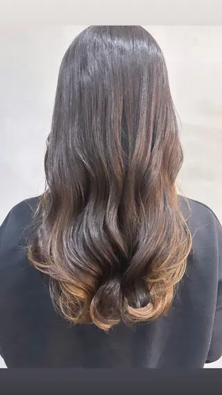 ロング カラー ルプラボウ あいか 韓国ヘア/艶髪のヘアスタイル