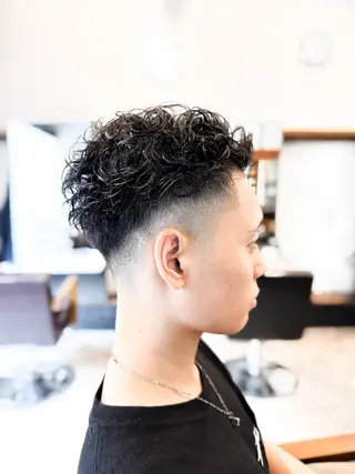 パーマ メンズ ブリーチカラー🔥 パーマ【佐々木凌平】のヘアスタイル