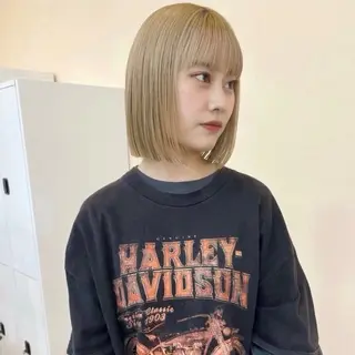 ショート カラー ブリーチモデル yumekaのヘアスタイル