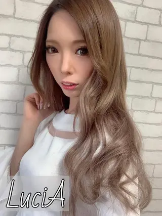ロング LuciA エクステカラーのヘアスタイル